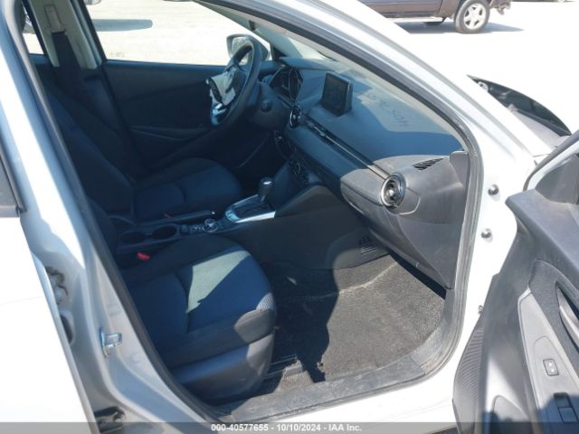3MYDLBJV0LY705472 Toyota YARIS LE
