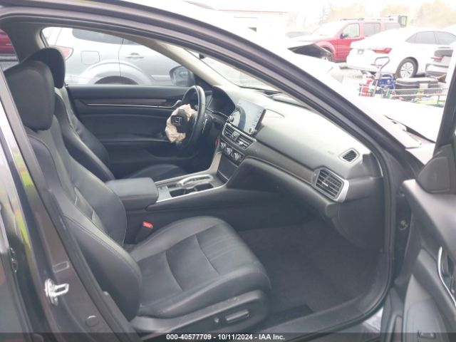 1HGCV2F95JA044668 Honda Accord Touring 2.0t