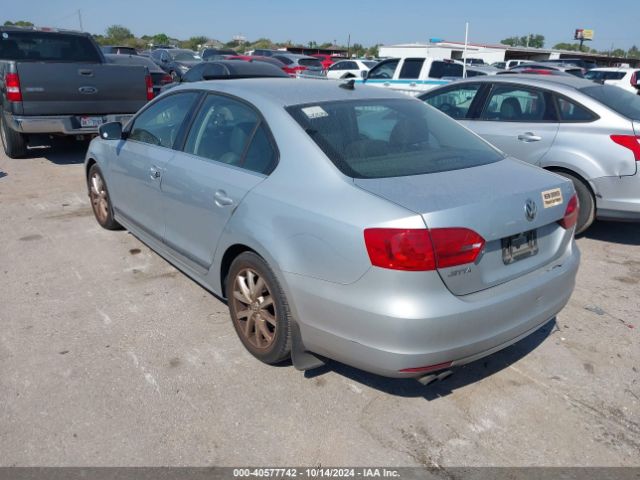 3VWD17AJ2EM442018 Volkswagen Jetta 1.8t Se