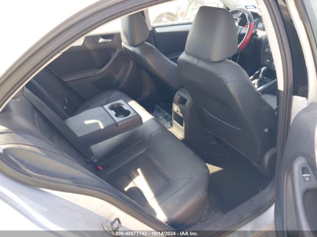 3VWD17AJ2EM442018 Volkswagen Jetta 1.8t Se