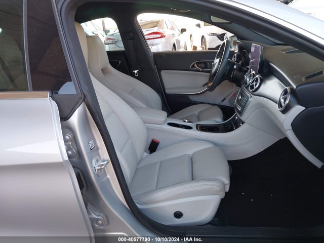 40577790 :رقم المزاد ، WDDSJ4EB5JN592898 vin ، 2018 Mercedes-benz Cla 250 مزاد بيع