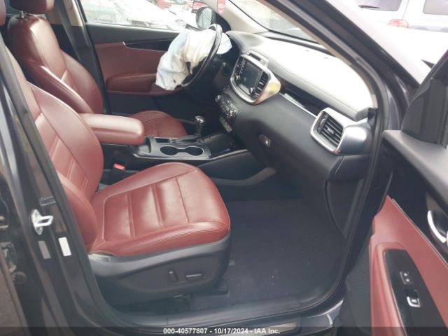 5XYPKDA59JG385063 KIA Sorento 3.3l Sx