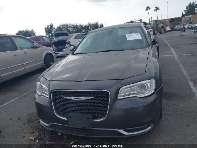 2C3CCAAGXJH275754 Chrysler 300 Touring L