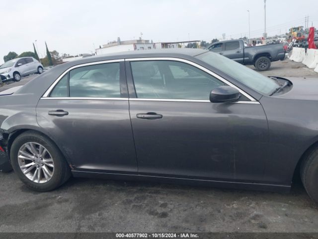 2C3CCAAGXJH275754 Chrysler 300 Touring L