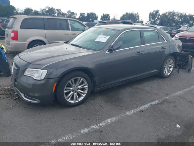 2C3CCAAGXJH275754 Chrysler 300 Touring L