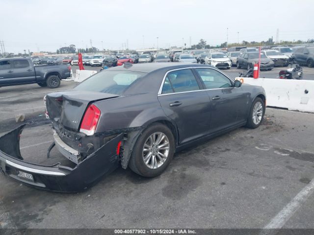 2C3CCAAGXJH275754 Chrysler 300 Touring L