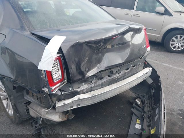 2C3CCAAGXJH275754 Chrysler 300 Touring L