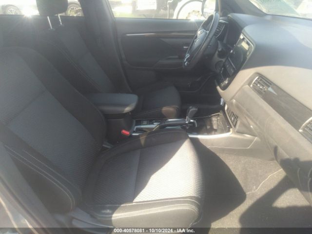 JA4AD3A39JZ020046 Mitsubishi Outlander Le