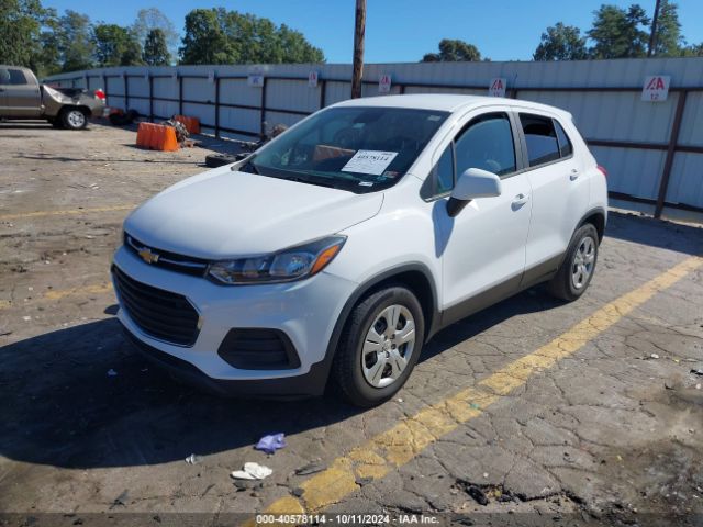 3GNCJKSB8JL206585 Chevrolet TRAX LS