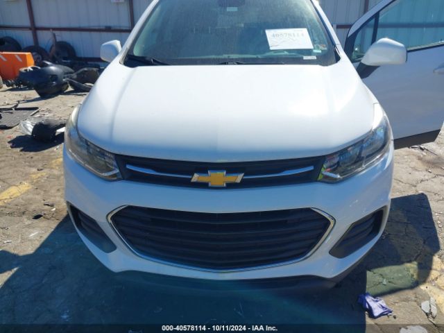 3GNCJKSB8JL206585 Chevrolet TRAX LS