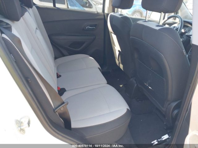 3GNCJKSB8JL206585 Chevrolet TRAX LS