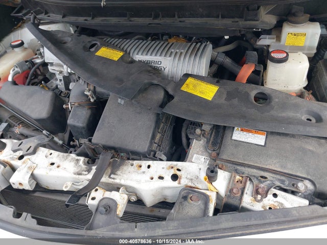 Toyota Prius V Two 2014 JTDZN3EU4EJ009081 Image 10