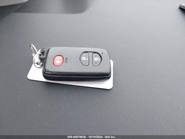 Toyota Prius V Two 2014 JTDZN3EU4EJ009081 Image 11