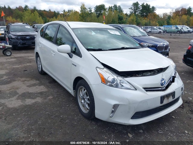 Toyota Prius V Two 2014 JTDZN3EU4EJ009081 Image 13