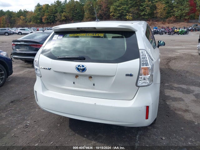 Toyota Prius V Two 2014 JTDZN3EU4EJ009081 Image 16