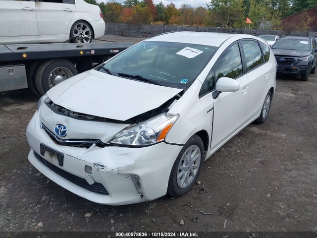 Toyota Prius V Two 2014 JTDZN3EU4EJ009081 Image 2
