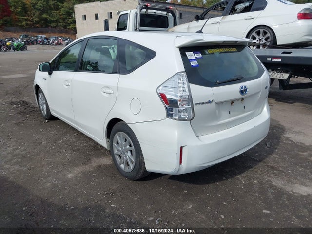Toyota Prius V Two 2014 JTDZN3EU4EJ009081 Image 3