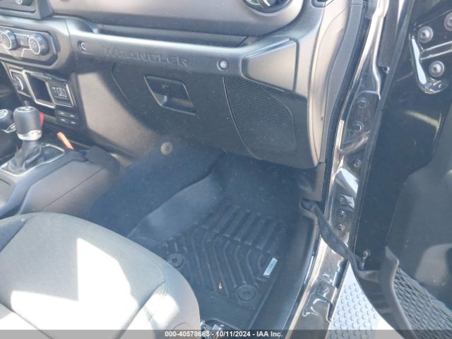 1C4HJXDM8MW773842 Jeep Wrangler Unlimited Sport 4x4