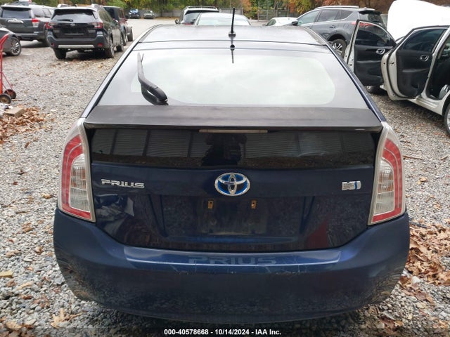 Toyota Prius Two 2014 JTDKN3DU1E0363973 Image 17
