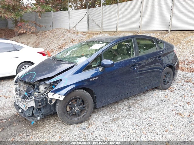 Toyota Prius Two 2014 JTDKN3DU1E0363973 Image 2