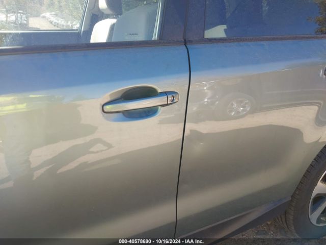 JF2SJAGC1HH587156 Subaru Forester 2.5i Premium