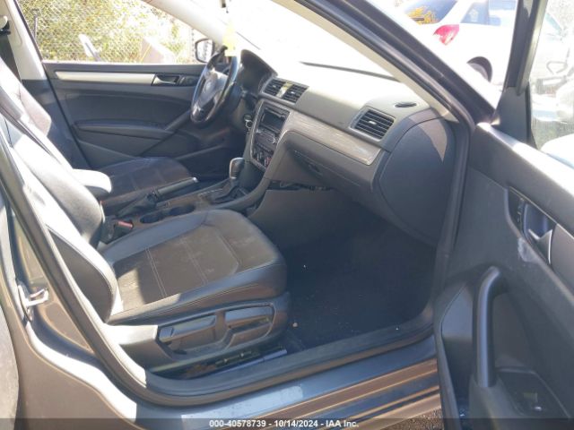 1VWAT7A39FC045245 Volkswagen Passat 1.8t Wolfsburg Edition