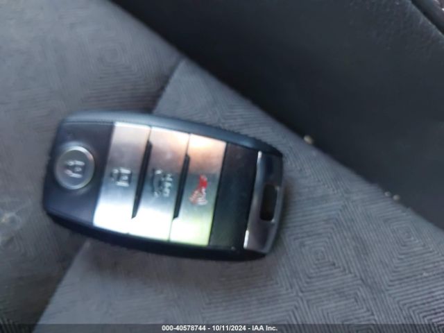 KNDCC3LC3H5037957 KIA NIRO EX