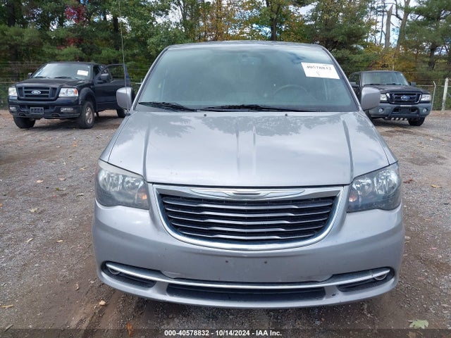 2C4RC1HG7ER178068 Chrysler Town & Country S