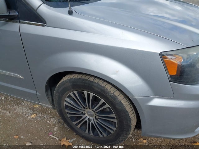 2C4RC1HG7ER178068 Chrysler Town & Country S