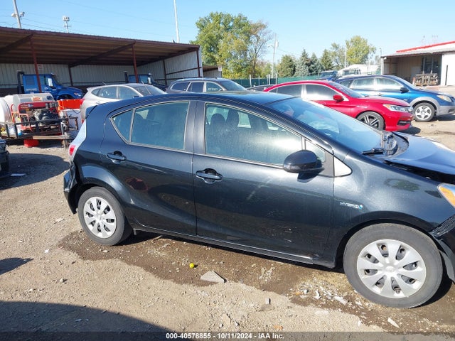 Toyota Prius C Two 2014 JTDKDTB35E1573385 Image 13