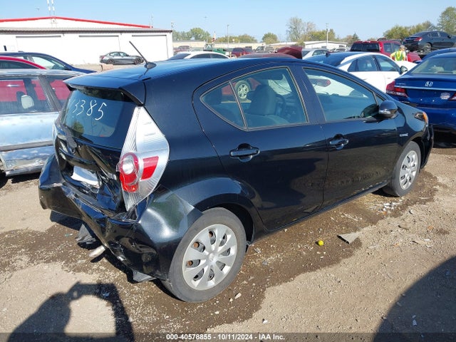 Toyota Prius C Two 2014 JTDKDTB35E1573385 Image 4