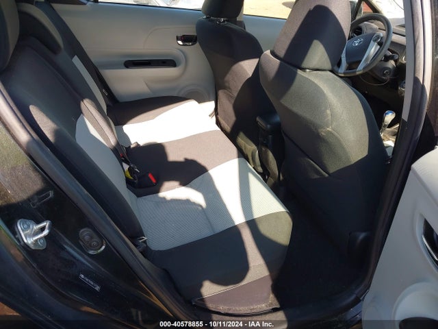 Toyota Prius C Two 2014 JTDKDTB35E1573385 Image 8
