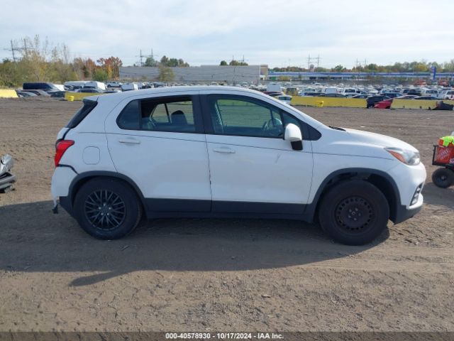 3GNCJKSB5HL272215 Chevrolet TRAX LS