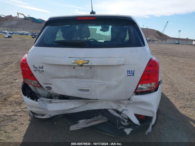 3GNCJKSB5HL272215 Chevrolet TRAX LS