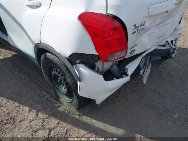 3GNCJKSB5HL272215 Chevrolet TRAX LS
