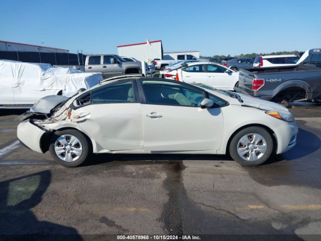 KNAFK4A65E5061317 KIA FORTE LX