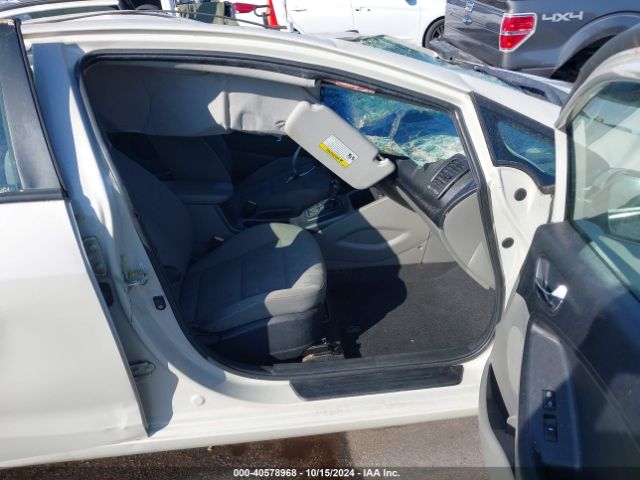 KNAFK4A65E5061317 KIA FORTE LX