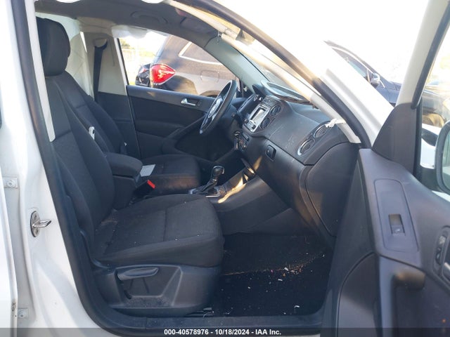 WVGAV7AX8HK045855 Volkswagen Tiguan 2.0t/2.0t S