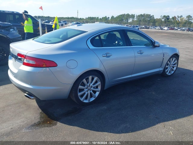 2011 JAGUAR XF SAJWA0GB3BLS03109 Photo 3