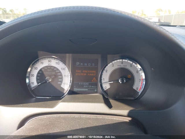 2011 JAGUAR XF SAJWA0GB3BLS03109 Photo 6