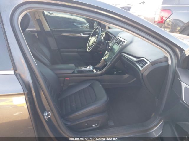 3FA6P0HD5HR257105 Ford FUSION SE