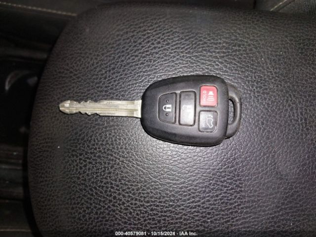 2T3RFREV0HW556668 Toyota Rav4 Xle