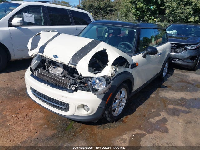 2013 MINI CLUBMAN WMWZF3C5XDT491063 Photo 1