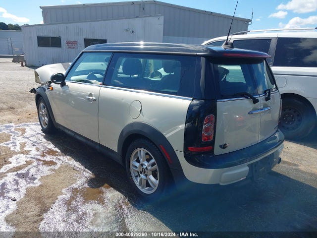 2013 MINI CLUBMAN WMWZF3C5XDT491063 Photo 2