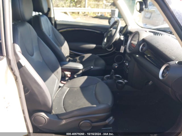2013 MINI CLUBMAN WMWZF3C5XDT491063 Photo 4