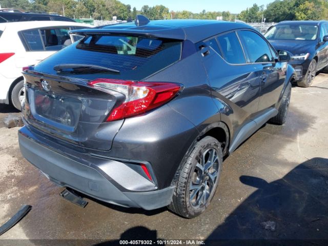 NMTKHMBX7MR121063 Toyota C-HR XLE
