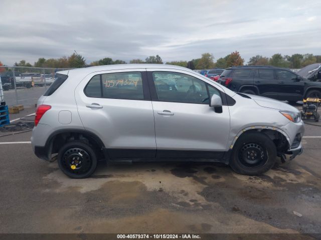 KL7CJKSB2JB720424 Chevrolet TRAX LS