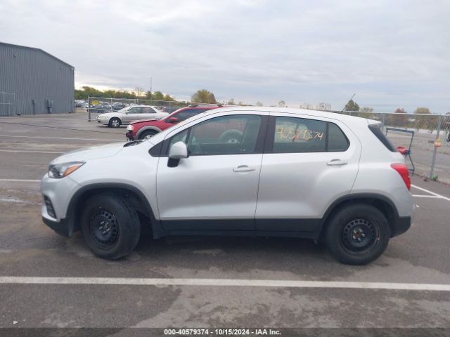 KL7CJKSB2JB720424 Chevrolet TRAX LS
