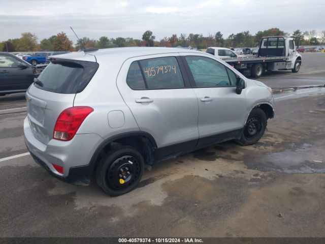 KL7CJKSB2JB720424 Chevrolet TRAX LS