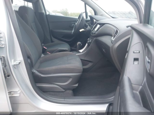 KL7CJKSB2JB720424 Chevrolet TRAX LS